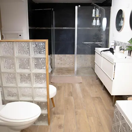 Ferienhaus Elegante 3chambres Terrasse Et Parking Zenith *