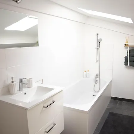 Ferienhaus Elegante 3chambres Terrasse Et Parking Zenith Caen